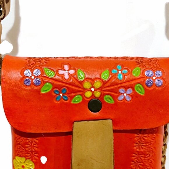 Vintage Mexican Hand Tooled Leather Floral Crossbody Shoulder Bag Purse. - Picture 6 of 10